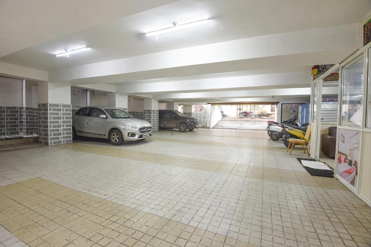 Fabhotel Leela Grand Inn Vidzsajavádá Kültér fotó